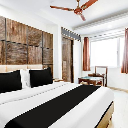 Super Townhouse Arakashan Road Paharganj Formerly Mohan International New Delhi Ngoại thất bức ảnh
