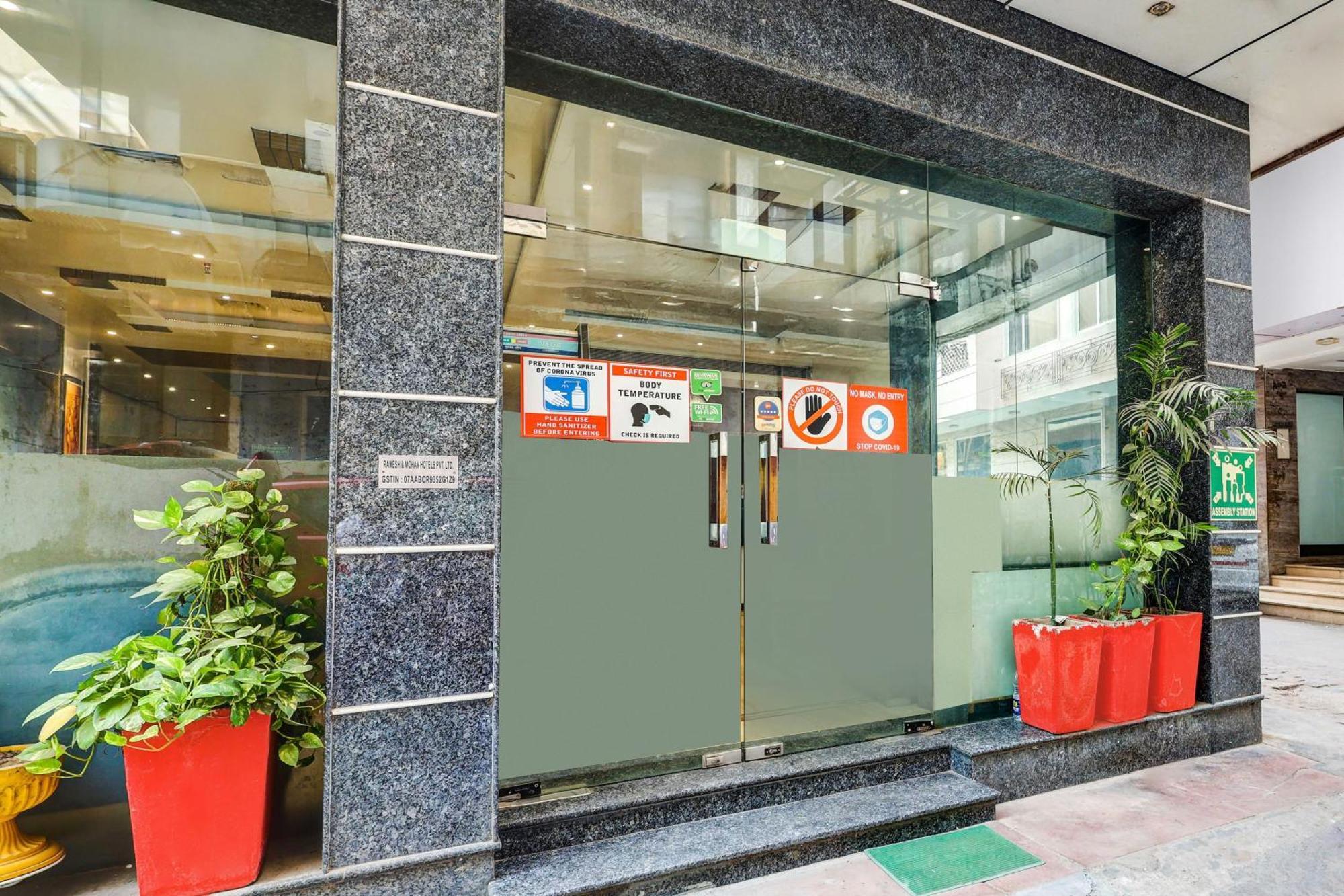 Super Townhouse Arakashan Road Paharganj Formerly Mohan International New Delhi Ngoại thất bức ảnh