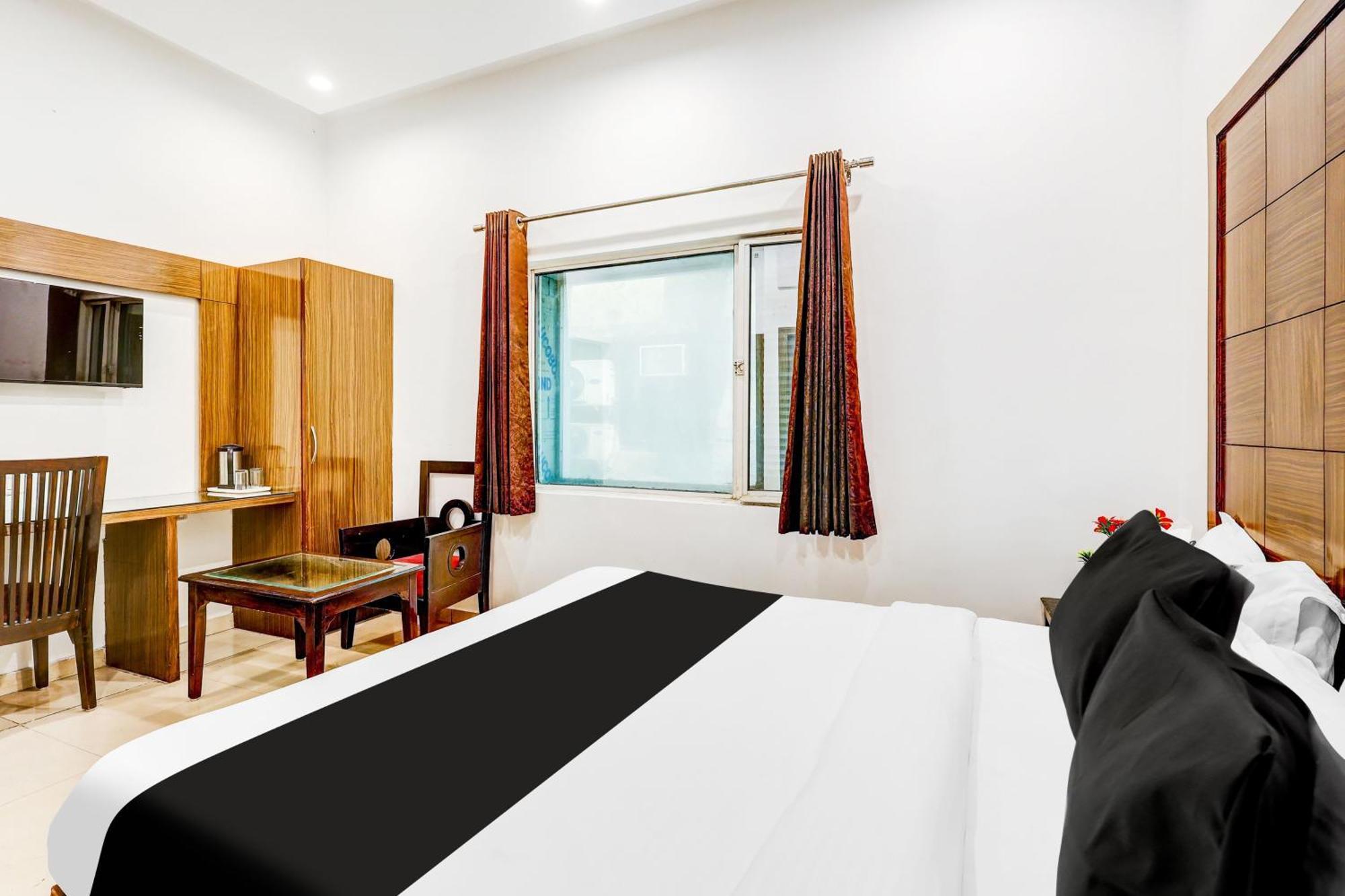 Super Townhouse Arakashan Road Paharganj Formerly Mohan International New Delhi Ngoại thất bức ảnh