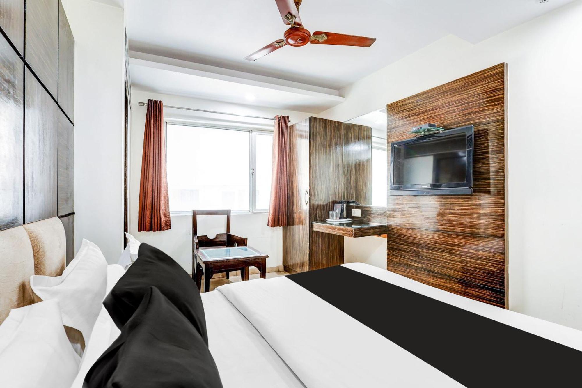 Super Townhouse Arakashan Road Paharganj Formerly Mohan International New Delhi Ngoại thất bức ảnh