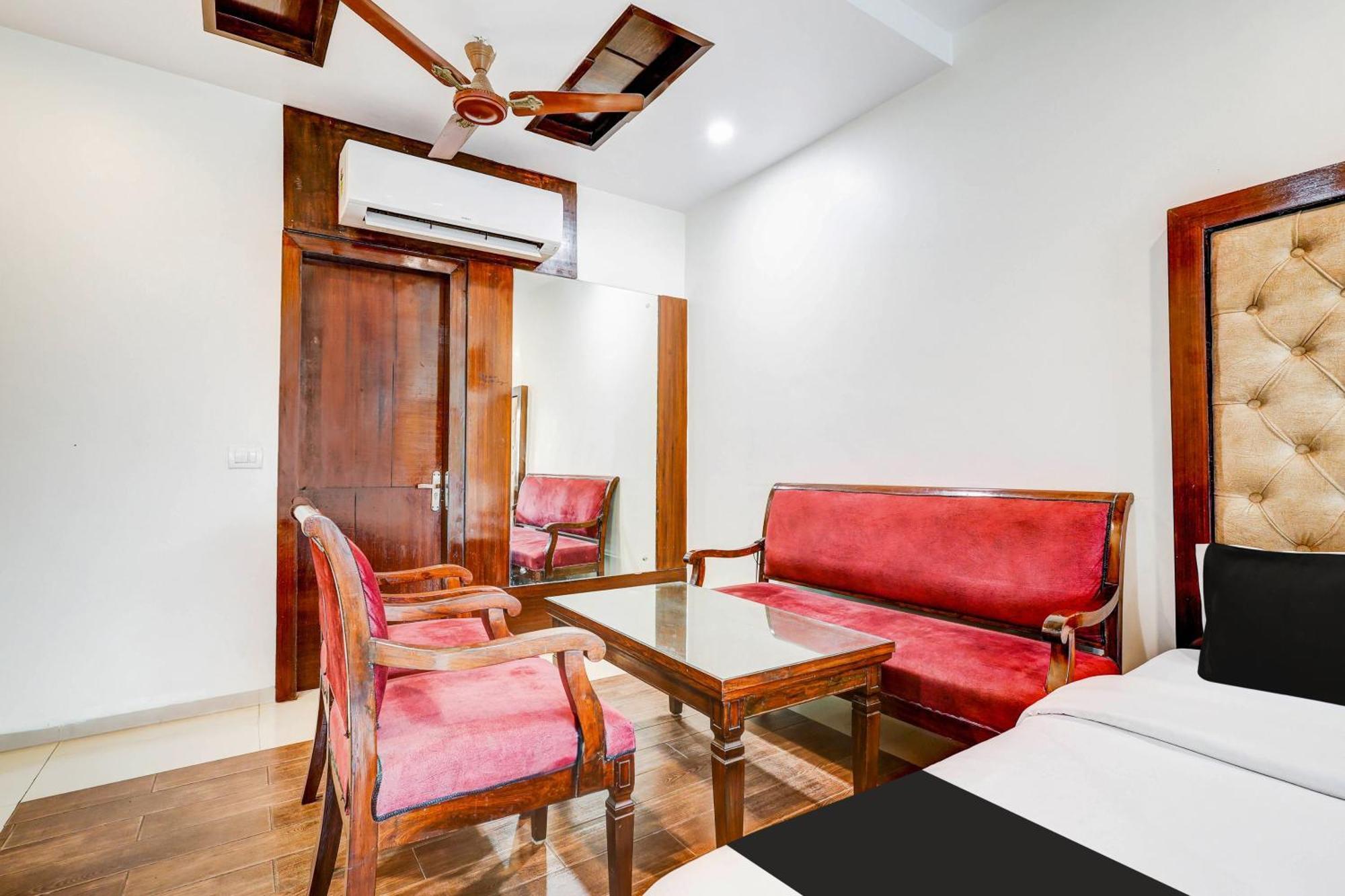 Super Townhouse Arakashan Road Paharganj Formerly Mohan International New Delhi Ngoại thất bức ảnh