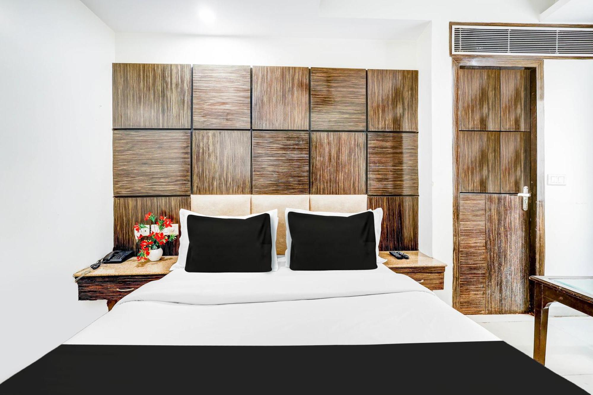 Super Townhouse Arakashan Road Paharganj Formerly Mohan International New Delhi Ngoại thất bức ảnh