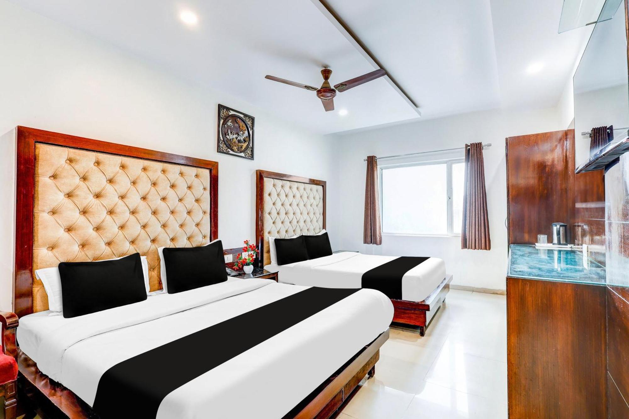 Super Townhouse Arakashan Road Paharganj Formerly Mohan International New Delhi Ngoại thất bức ảnh
